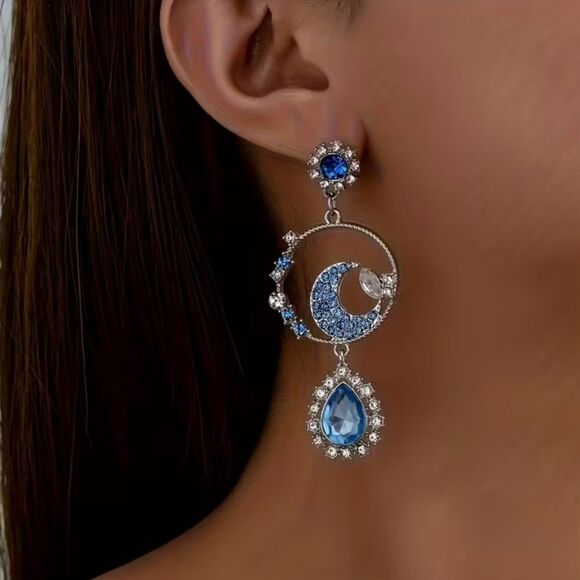 πβNEW Elegant Blue Crystal Celestial Moon Dangle Earrings π - Picture 9 of 9